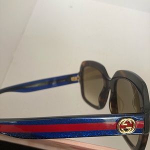 GUCCI SUNGLASSES! HOT SUN BLOCKERS ! CATCH THE SHADE HONEY!